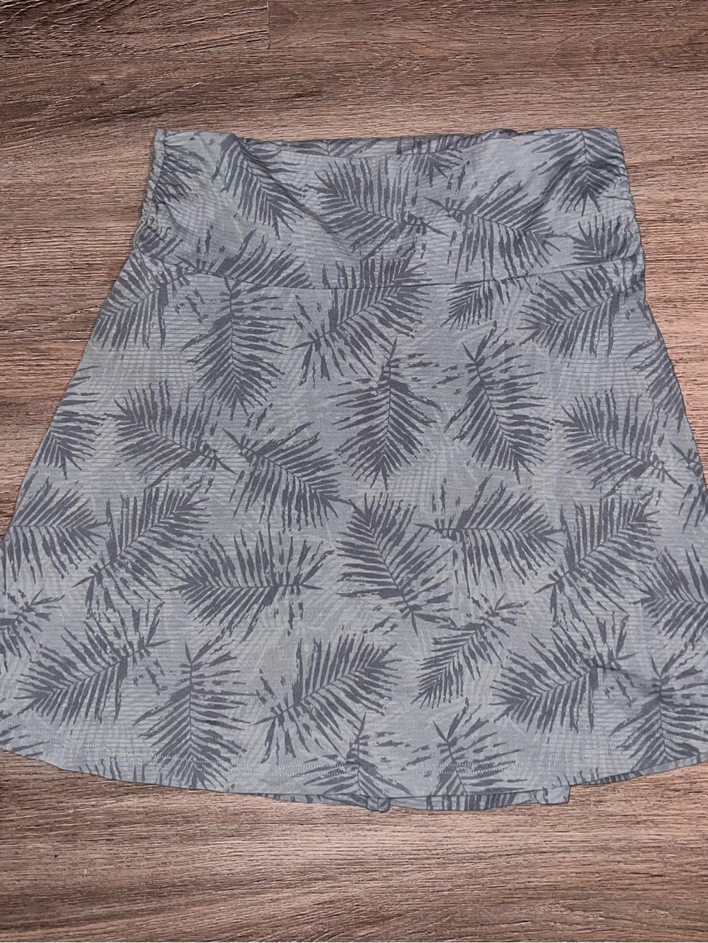 Kuhl Skyla Skirt Palm Leaf Pattern, Medium